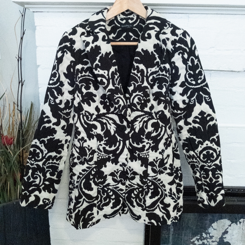 bentley a. Size M Women's Jacket